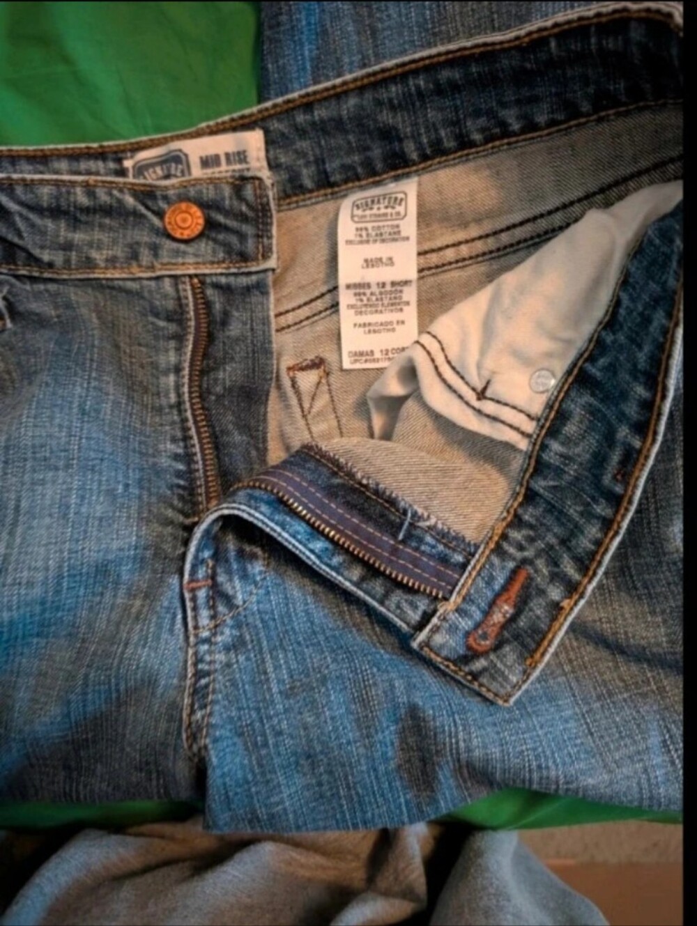 Levi Strauss Signature Women's Bootcut Jeans Size 12 Short Medium Wash Stretch - Picture 13 of 14